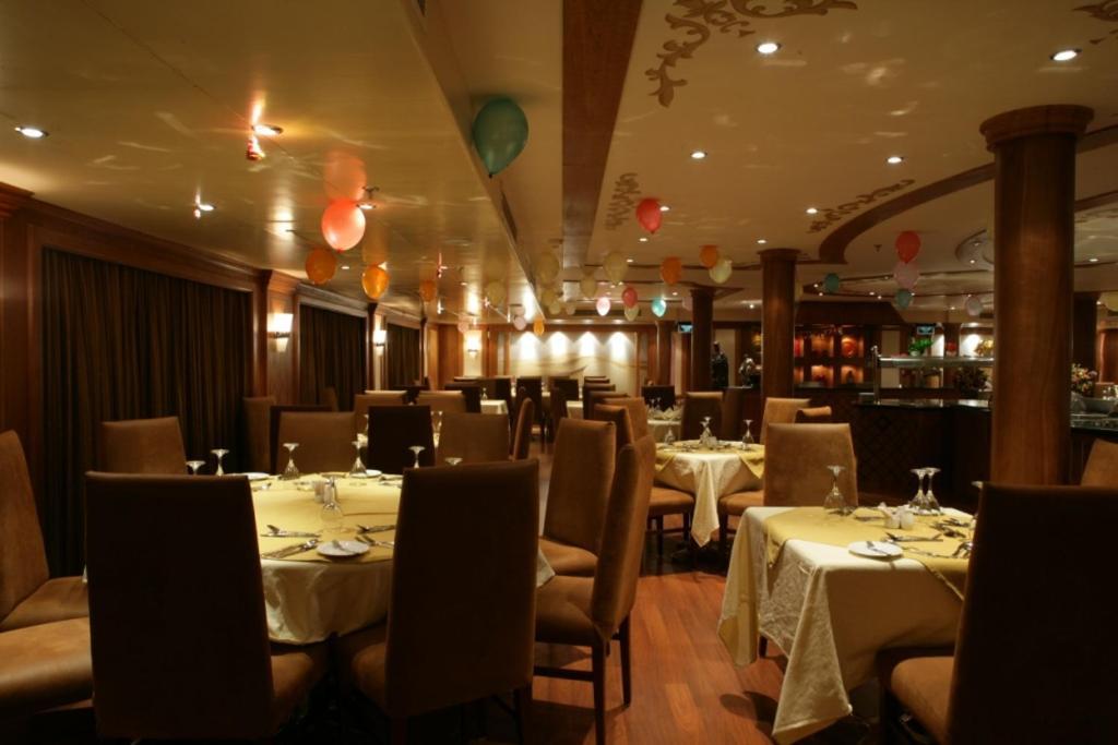 Nile Cruise 3 Nights From Aswan To Luxor Every Friday, Monday And Wednesday With Tours Экстерьер фото